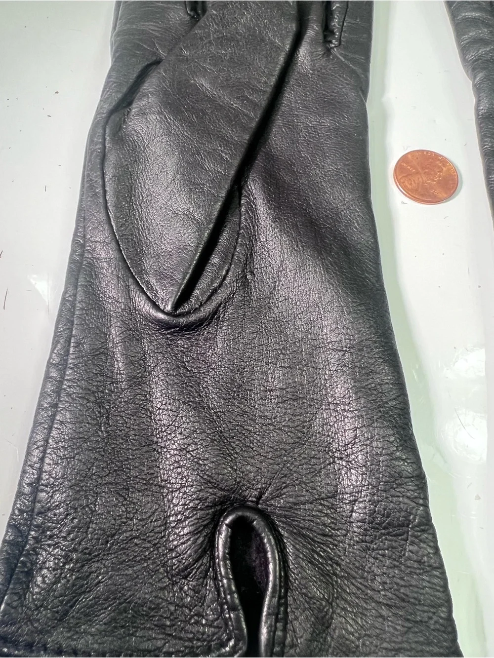 Classic Women's Black Leather Gloves Size Medium Polyester Lining India